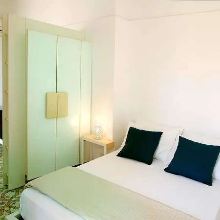 Antonio Oda ve Kahvaltı 4*