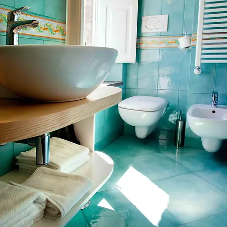 Oda ve Kahvaltı Antonio