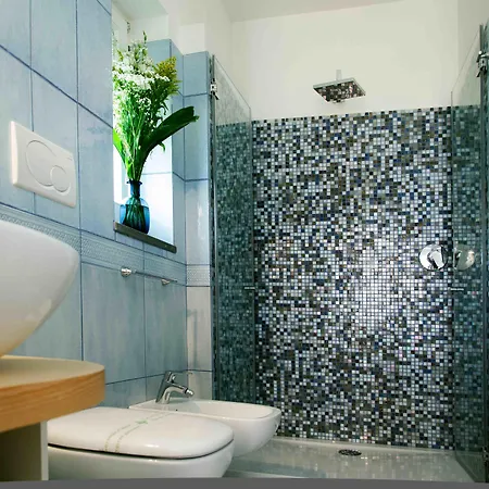 Antonio Oda ve Kahvaltı Massa Lubrense