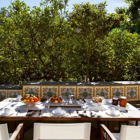 Antonio Oda ve Kahvaltı 4*