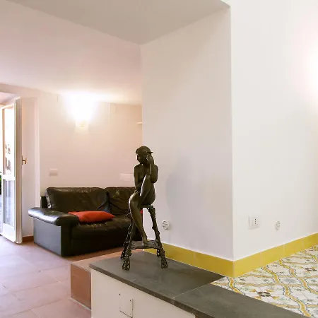 Antonio Oda ve Kahvaltı Massa Lubrense