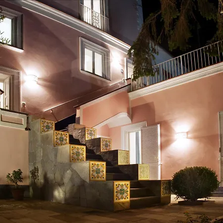 Antonio Oda ve Kahvaltı 4*