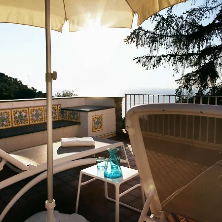 Oda ve Kahvaltı Antonio 4*